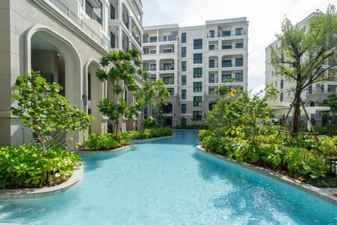 Pool view, Swimming pool