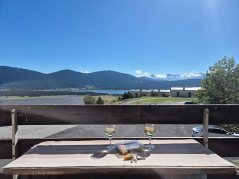 Balcony/Terrace, Lake view, Mountain view