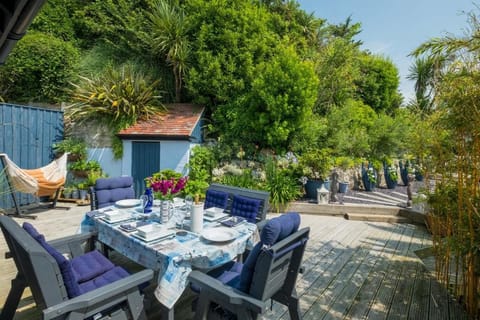 Patio, Garden, Dining area