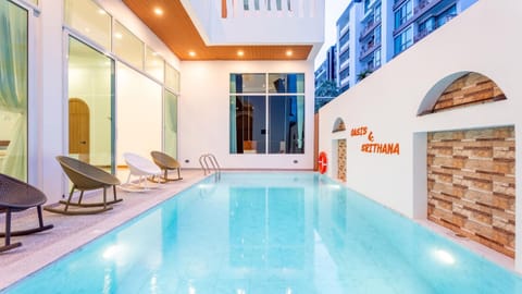 Swimming pool