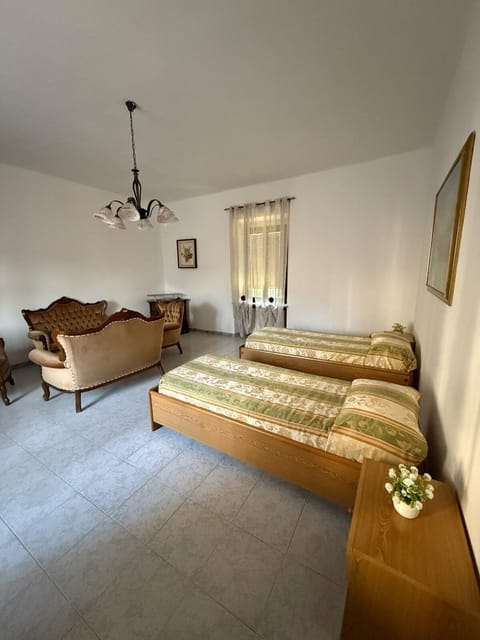 Bed, Living room, Seating area