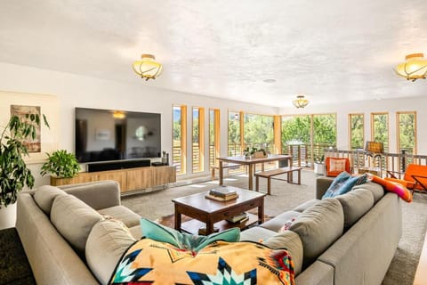 Cliff House, Snowmass Contemporary Ranch House in Colorado