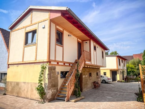 Property building, Day, Parking