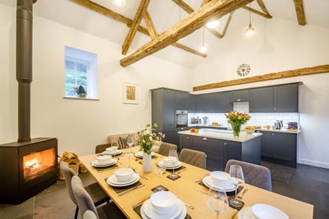 Luxury Cottage near Dolgellau House in Ganllwyd