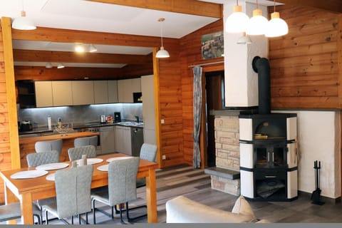 Dining area, kitchen