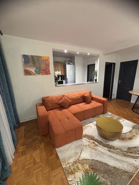 Luxe 2 bedrooms Paris 14th & Montrouge Apartment in Montrouge