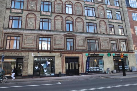 Rooms in quiet Black Courtyard Apartment Apartment in Frederiksberg