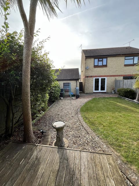 Cosy Contractor House with Garden & Parking! Bed and Breakfast in Yeovil