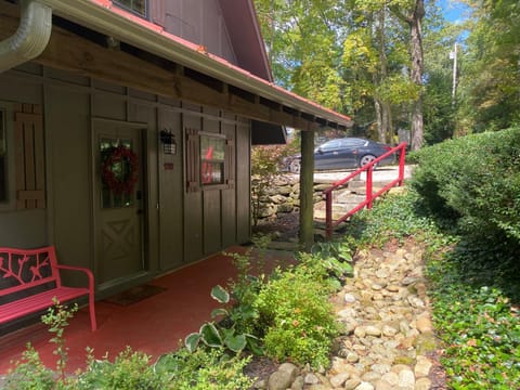 Property building, Spring, Garden view, Parking