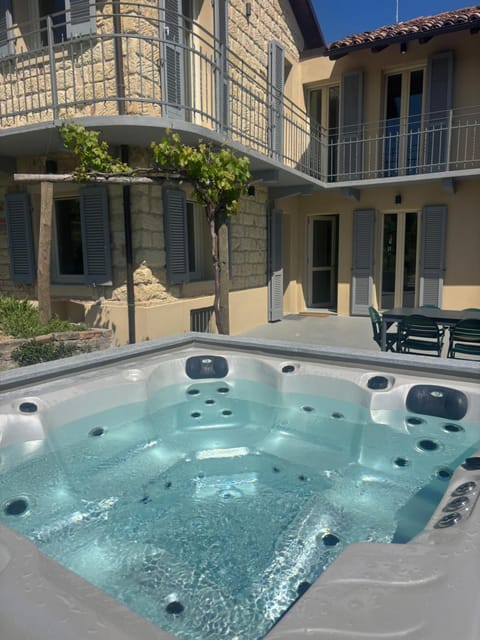 Hot Tub, Hot Tub