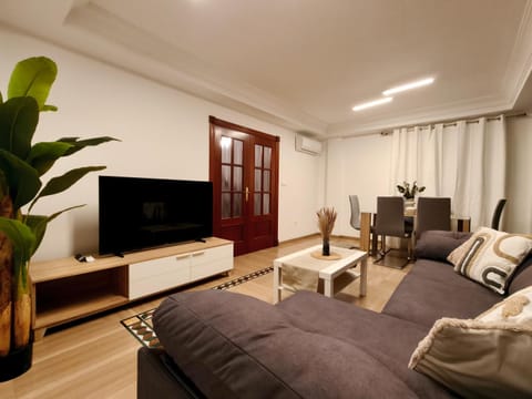 Communal lounge/ TV room, Living room, Seating area
