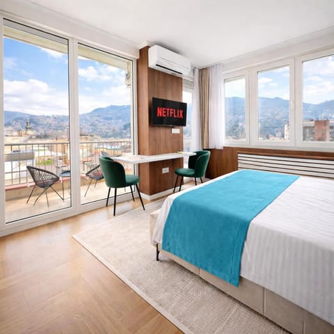 Bed, Natural landscape, View (from property/room), Balcony/Terrace, Photo of the whole room, Bedroom, Mountain view