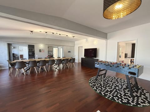 Communal lounge/ TV room, TV and multimedia, Dining area, Breakfast, Lunch, Dinner