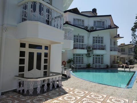 Property building, Swimming pool