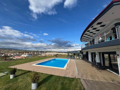 Property building, Day, Natural landscape, Mountain view, Pool view, Swimming pool