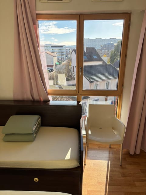 Charming studio 10 minutes to La Défense Apartment in Île-de-France