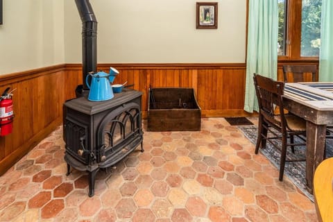 Living room, Dining area, fireplace