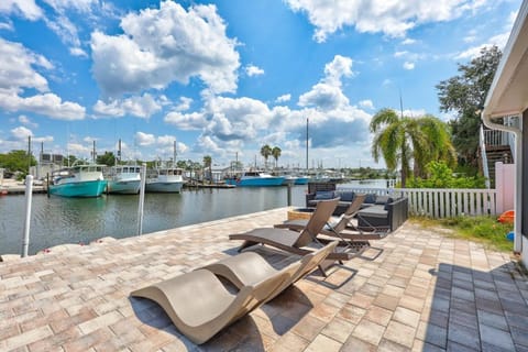 Day, Natural landscape, Seating area, Sea view, sunbed