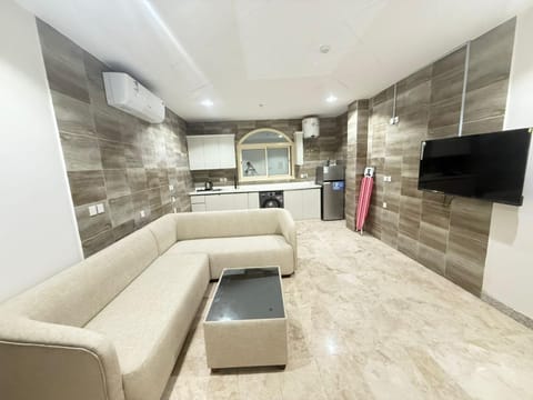 TV and multimedia, Kitchen or kitchenette, Living room, Seating area
