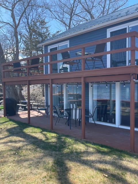 Year-round Cozy Cottage Charm on Cayuga Lake House in Cayuga Lake