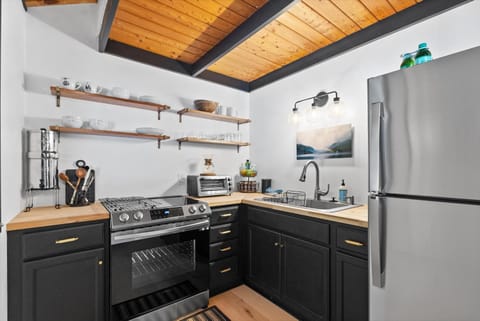 Charming Whitefish Condo 5 min from slopes! Apartment hotel in Whitefish