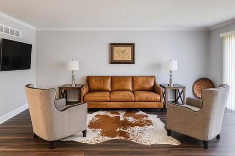 Suburban Retreat 15 Mins to Downtown Detroit House in Southfield