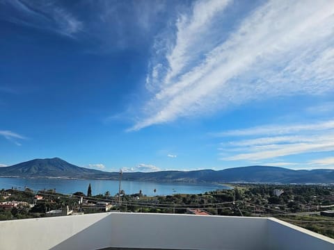 Day, Natural landscape, Lake view, Mountain view