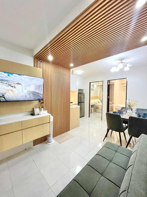 TV and multimedia, Kitchen or kitchenette, Living room, Seating area
