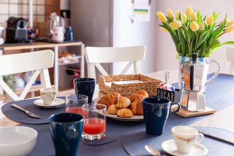 Dining area, kitchen
