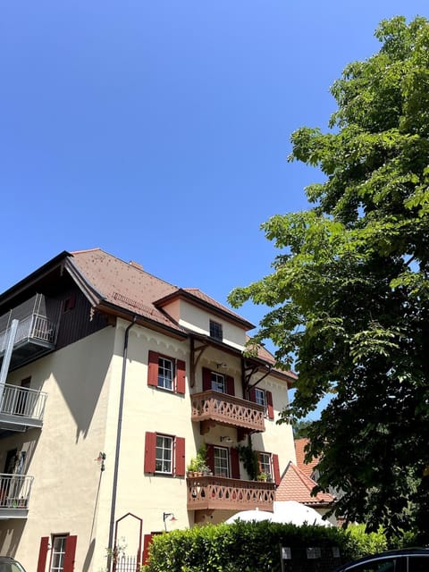 Property building, Day