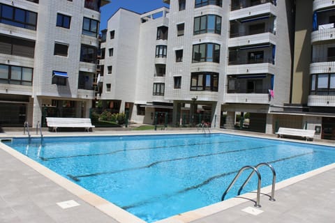 Swimming pool, Swimming pool