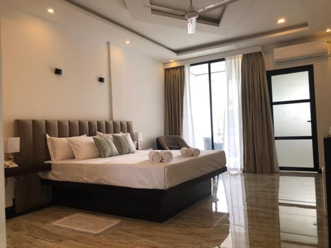Bed, Photo of the whole room, Bedroom, air conditioner