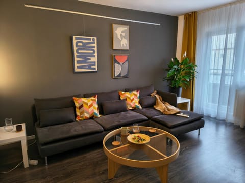 TV and multimedia, Living room, Seating area, Evening entertainment, air conditioner, air conditioner