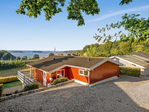 Holiday Home Senni - 800m from the sea by Interhome House in Glücksburg