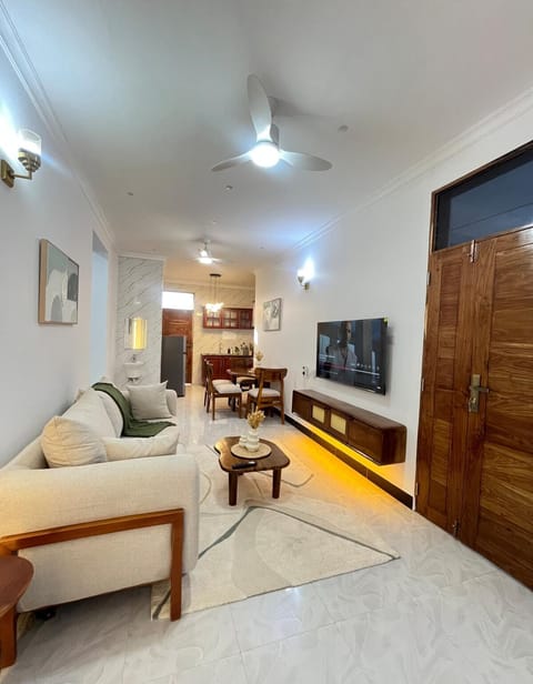 Communal lounge/ TV room, TV and multimedia, Living room, Photo of the whole room, Seating area, Evening entertainment