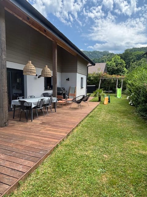 Duingt, maison 165m2, jardin 8pers House in Talloires
