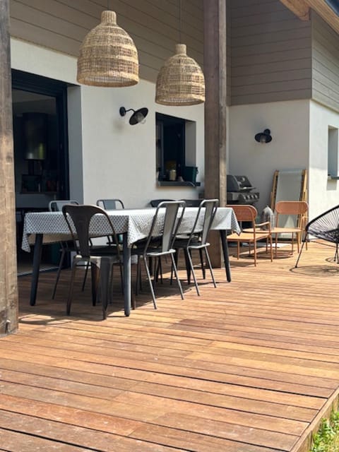 Duingt, maison 165m2, jardin 8pers House in Talloires