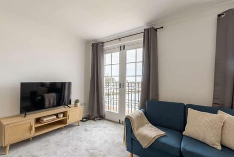 Fabulous 1 Bed Harbour-side Apartment with Balcony Apartment in Copeland District