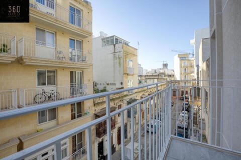 Property building, Day, Neighbourhood, View (from property/room), Balcony/Terrace, City view, Street view