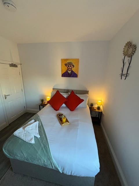 Contemporary City Studio 6 Apartment in Huntingdonshire District