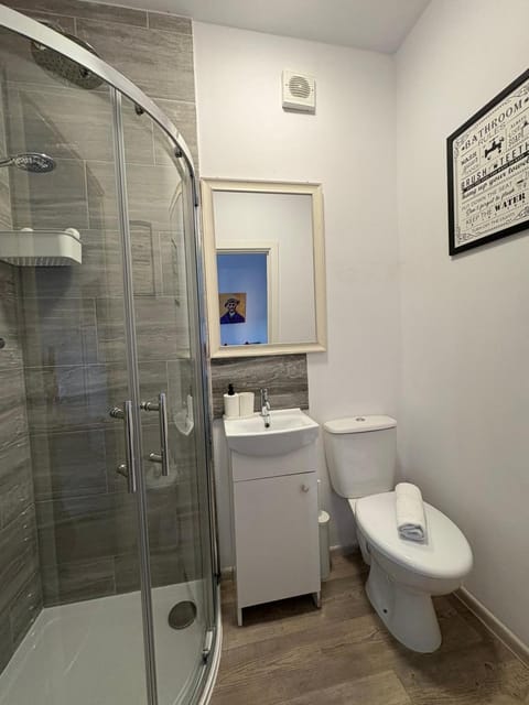 Contemporary City Studio 6 Apartment in Huntingdonshire District