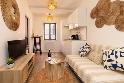 TV and multimedia, Living room, Dining area, kitchen