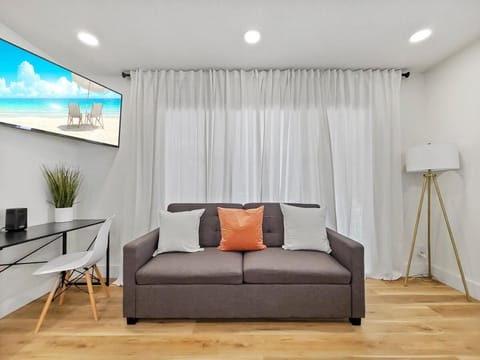 Vacation Villa in Tampa 17 Guest Villa in Town N Country