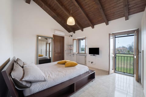 La mansarda di Mariuccia House in Lombardy