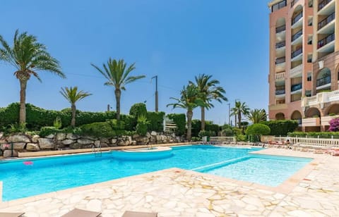 Le Cannes Beach 496 - Vue mer 180 piscine & plage Apartment in Cannes