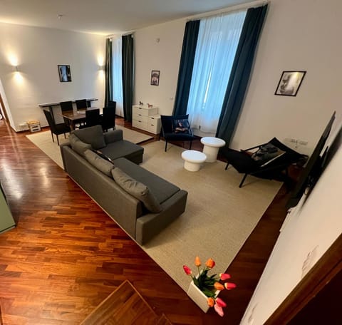 TV and multimedia, Living room, Seating area