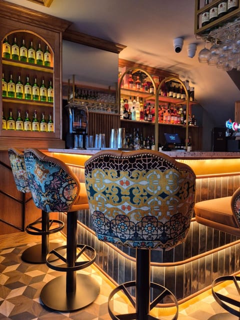 Lounge or bar, Drinks