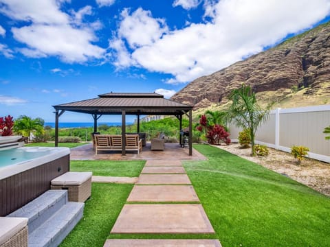 Kalo Homes - Immersed in Aloha House in Makaha Valley