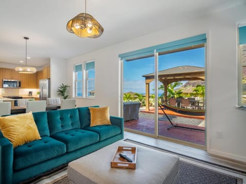 Kalo Homes - Makaha Modern House in Makaha Valley