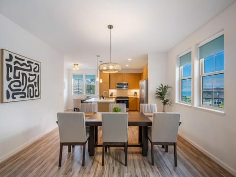 Kalo Homes - Makaha Modern House in Makaha Valley